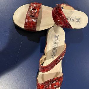 Mephisto Dark Red Wedge